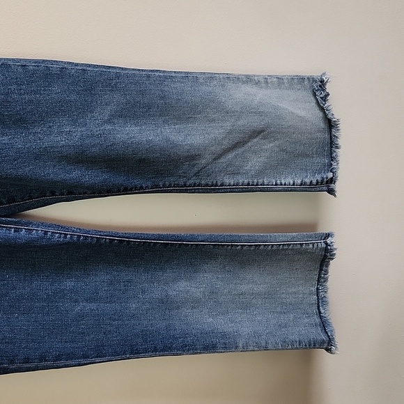 Joe's jeans Callie high rise cropped boot cut jeans frayed hem fades 2 light hem - Picture 3 of 10